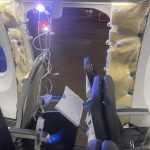 alaska air a returnat companiei boeing avionul caruia i s a desprins un panou in timpul zborului 6681108bb0ecf