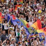 marsul bucharest pride 2024 are loc in piata victoriei sustinatorii familiei traditionale organizeaza o contramanifestatie 667ff298e07e8