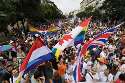 parada budapest pride mii de oameni au denuntat politicile anti lgbtq impuse de guvernul lui viktor orban 66783050881fb