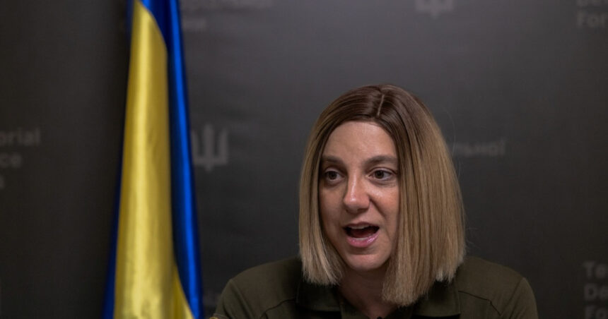 rusia a plasat pe lista cu criminali cautati o americanca transgender care a ajuns pe frontul din ucraina 6660d1611025b