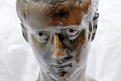 un bust din bronz al imparatului caligula gasit dupa 200 de ani 667936c33768a