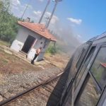 video panica intr un tren care se intorcea de la mare locomotiva a luat foc in mers 66803c6c296f7