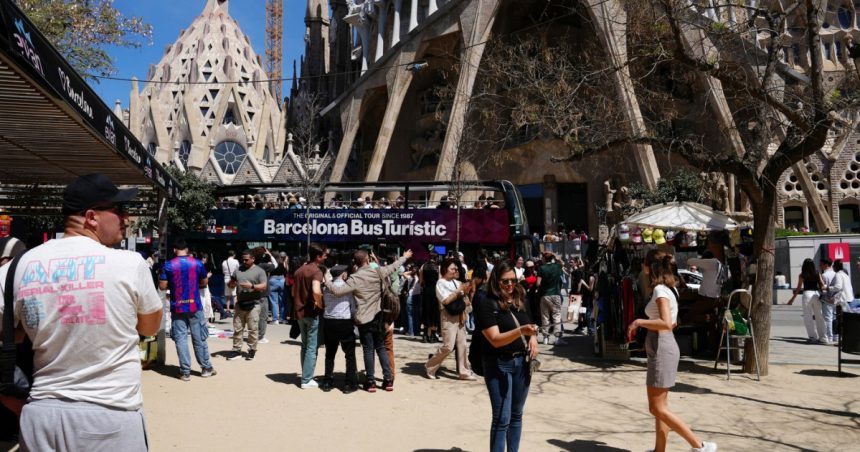 creste taxa turistica pentru barcelona care e diferenta dintre taxa regionala si cea de oras si cati bani vor plati vizitatorii 6683c19d694f4