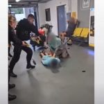 incident socant filmat pe aeroportul din manchester un politist loveste cu piciorul in cap un barbat intins la pamant 66a2222fe5ac5