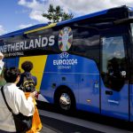 trenul care ar fi trebuit sa duca echipa nationala a olandei in dortmund a fost anulat jucatorii s au intors la hotel 668d9a4c626c8