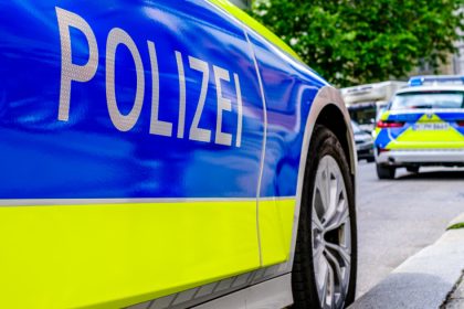 un politist german a furat 180 kg de branza dintr un camion rasturnat dupa un accident unde a dus barbatul prada 6684197c1bf2a